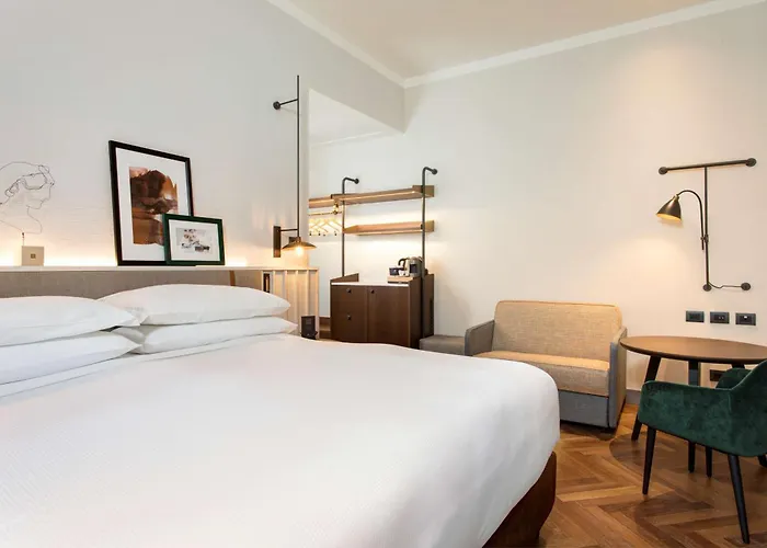 Doubletree By Hilton Monti Otel Roma